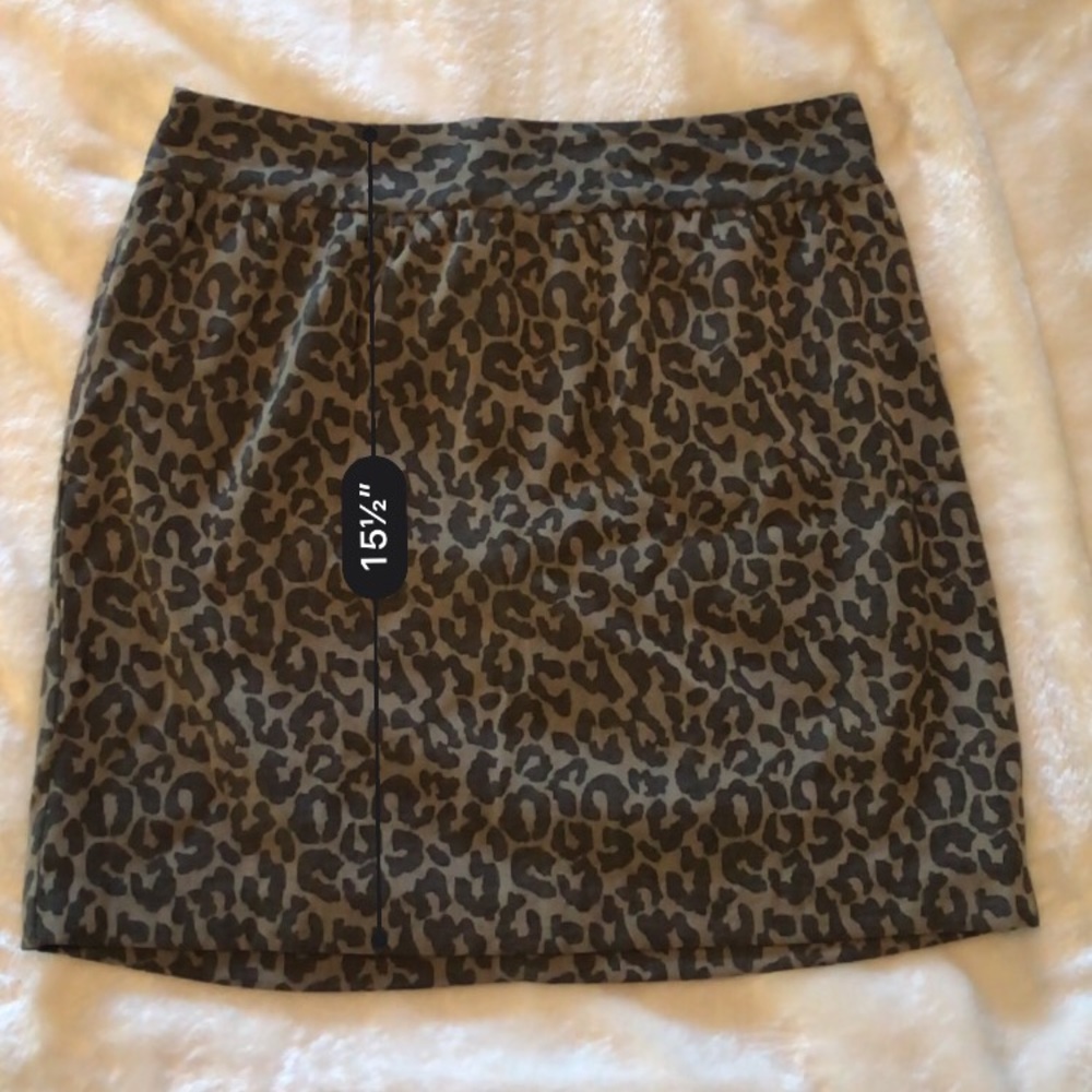 Banana Republic Leopard mini skirt 2P - Picture 5 of 7